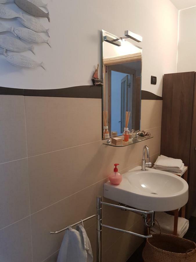 Romantica Fuga Con Vista Panoramica Sulla Citta Di Savona Apartment Exterior foto