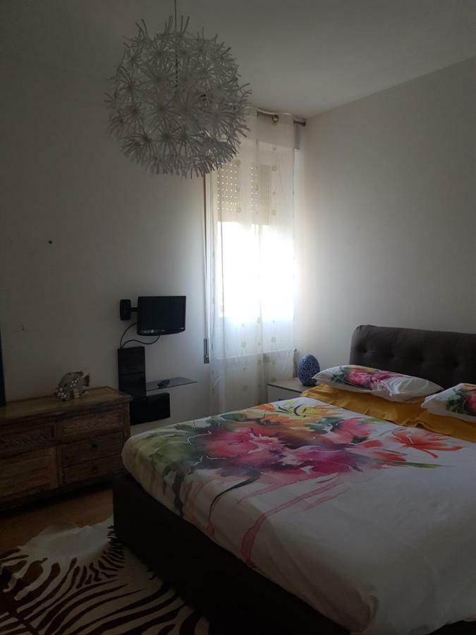 Romantica Fuga Con Vista Panoramica Sulla Citta Di Savona Apartment Exterior foto