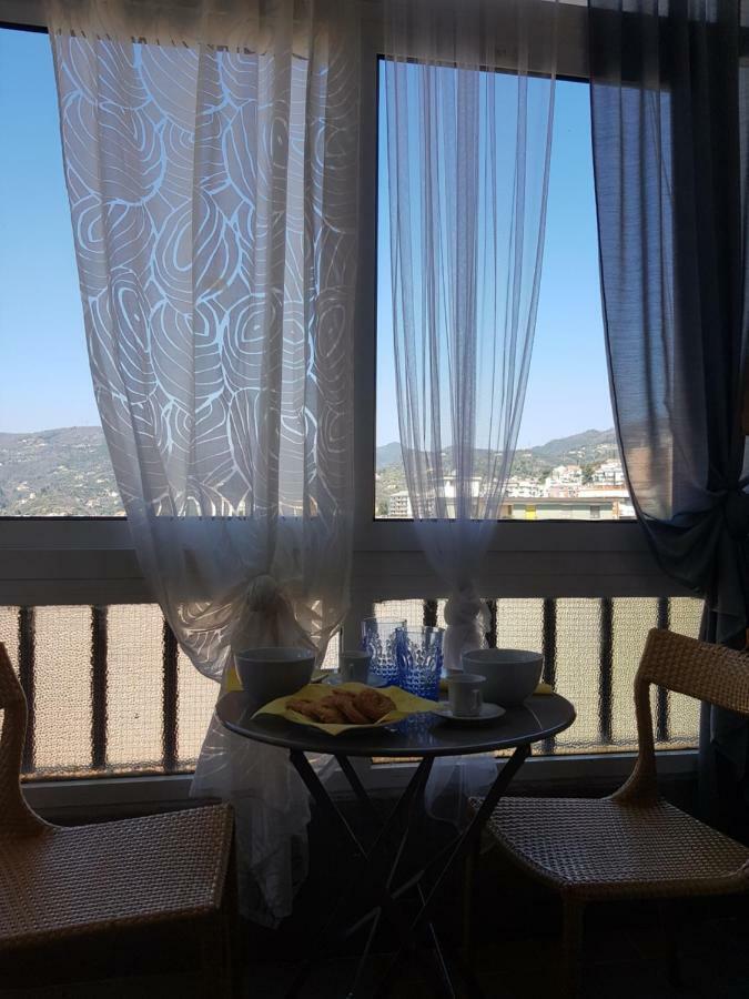 Romantica Fuga Con Vista Panoramica Sulla Citta Di Savona Apartment Exterior foto