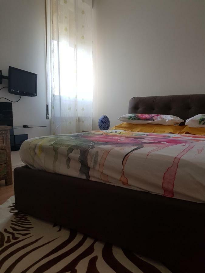 Romantica Fuga Con Vista Panoramica Sulla Citta Di Savona Apartment Exterior foto